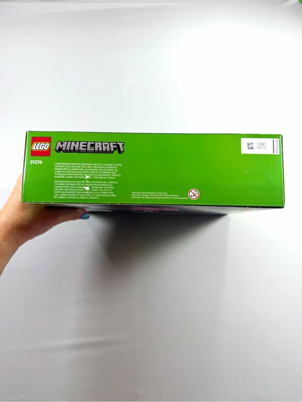 Brand new LEGO Minecraft The Creeper building set #21276.